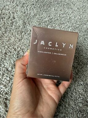 Jaclyn Cosmetics Highlighter